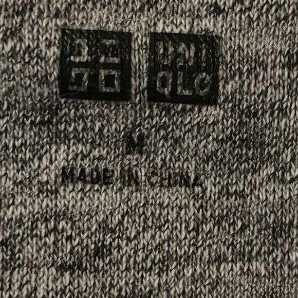 Uniqlo Women's Gray Crew Neck Dry Sweatshirt - Picture 4 of 5